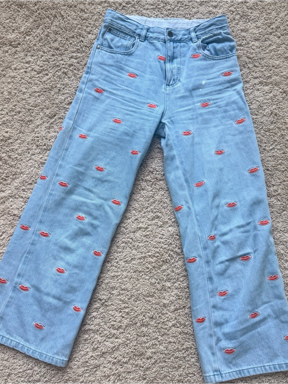 Stella McCartney Kids Light Blue Wide-Leg Jeans with Red Lip Embroidery
